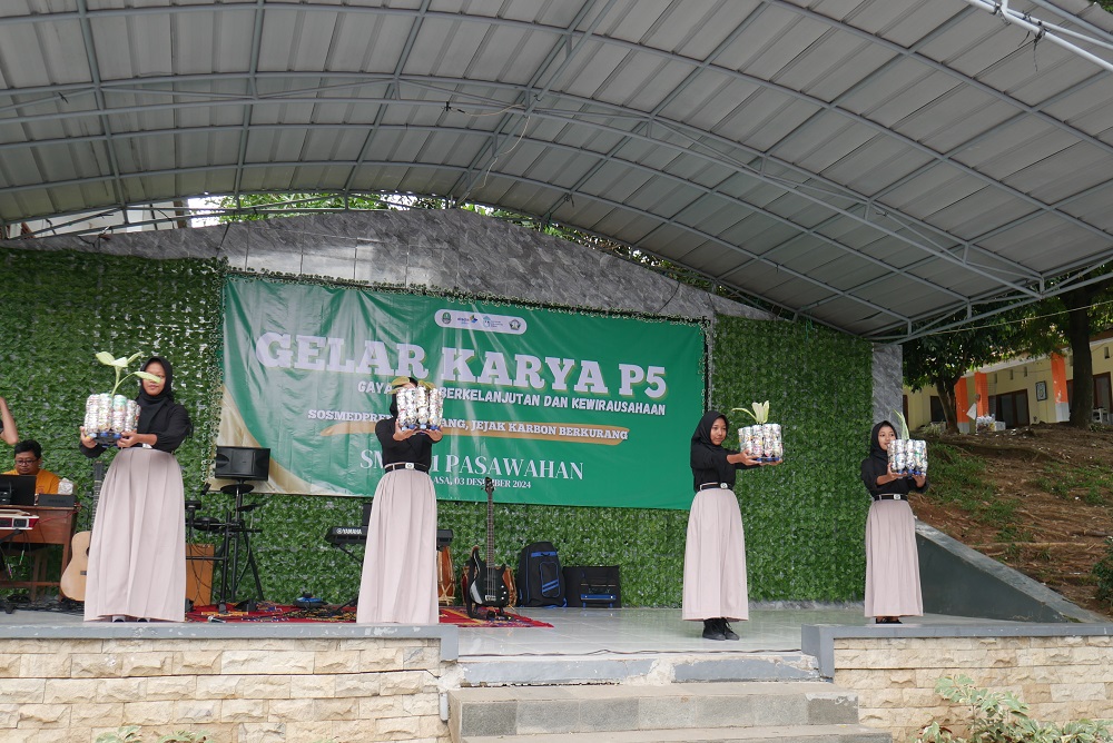 Gelar Panen Karya P5 SMAN 1 Pasawahan Membangun Jiwa Sosial dan Entrepreneur yang Ramah Lingkungan Gelar Panen Karya P5 SMAN 1 Pasawahan Membangun Jiwa Sosial dan Entrepreneur yang Ramah Lingkungan