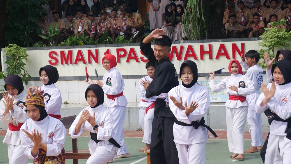 MPLS 2025 Menumbuhkan Karakter, Semangat, dan Kebersamaan di SMAN 1 Pasawahan. MPLS 2025 Menumbuhkan Karakter, Semangat, dan Kebersamaan di SMAN 1 Pasawahan.